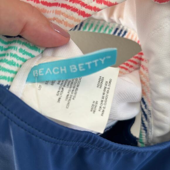 New Beach Betty Miracle Brands Multi-Colored Swimsuit with Cut-Out Size Medium - Picture 5 of 7